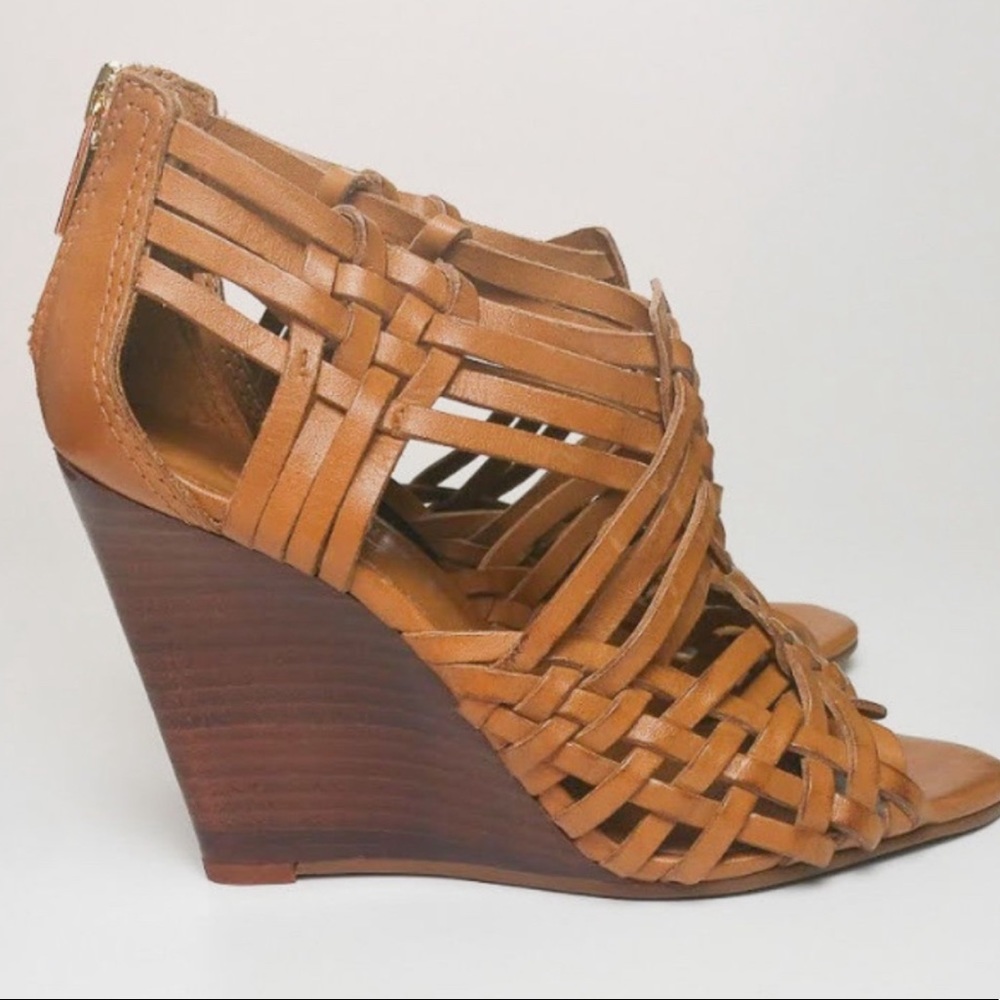 TORY BURCH Tan Woven Leather Huarache Size 5.5